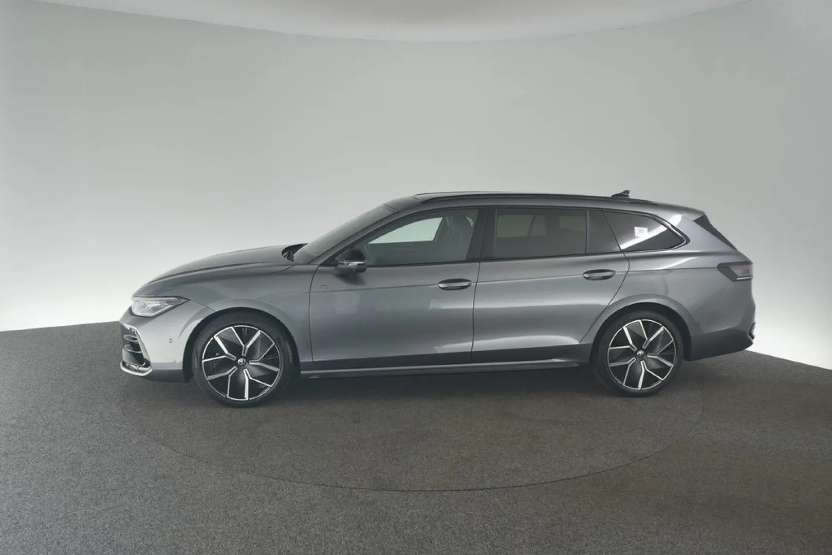 Passat Var 2.0 TSI 4M DSG R-Line Matrix Pano AHK