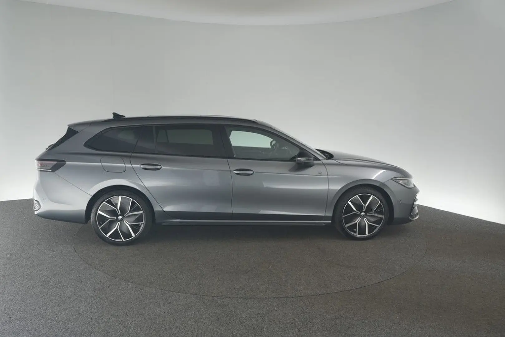 Passat Var 2.0 TSI 4M DSG R-Line Matrix Pano AHK