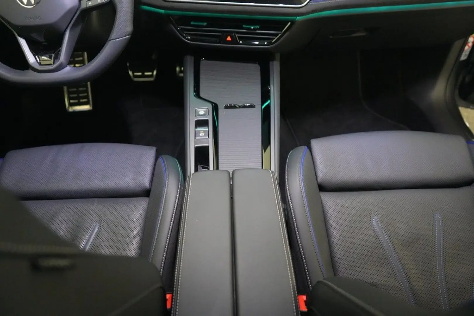 Passat Var 2.0 TSI 4M DSG R-Line Matrix Pano AHK