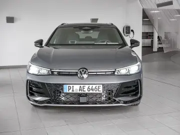 Passat R-Line 1 5 l eHybrid 130 kW 177 PS   85 K