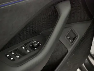 Passat R-Line 1 5 l eHybrid 130 kW 177 PS   85 K