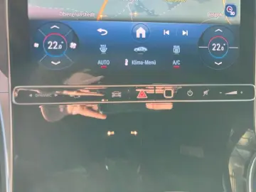 GLC 300 4M AMG AHK Night Sound Pano-Dach LED KAM