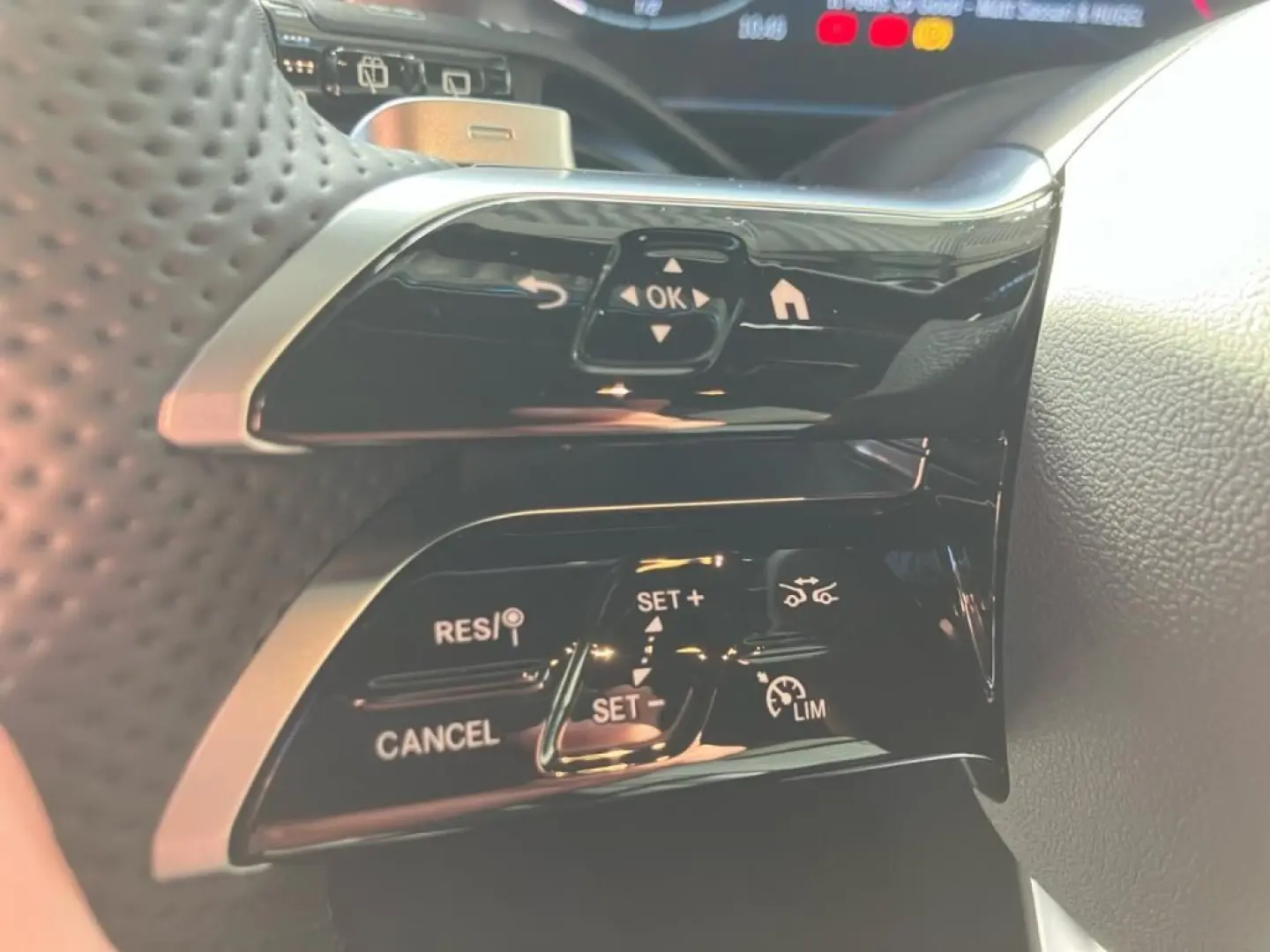 GLC 300 4M AMG AHK Night Sound Pano-Dach LED KAM