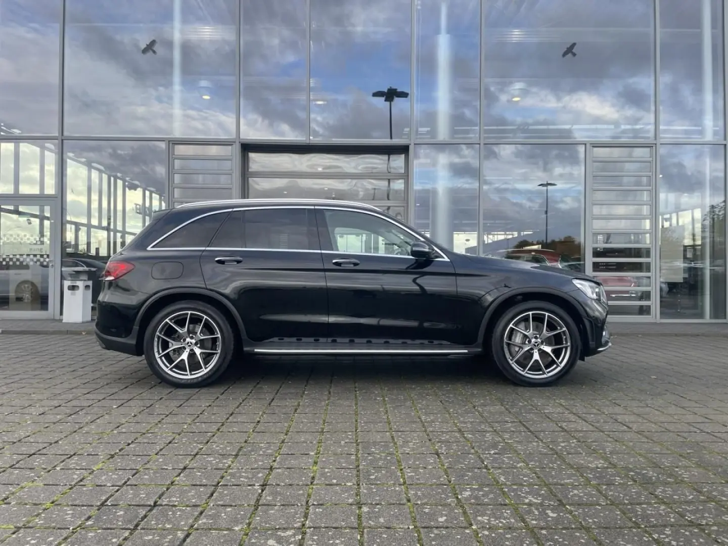 GLC 300 4MATIC AMG BURM FAHRASSIST MULTIBEAM 360