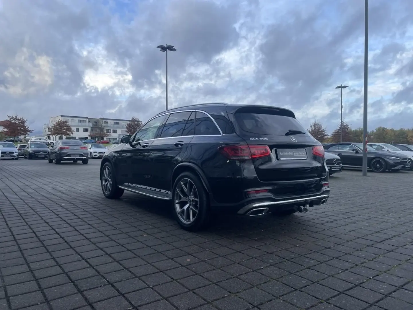 GLC 300 4MATIC AMG BURM FAHRASSIST MULTIBEAM 360