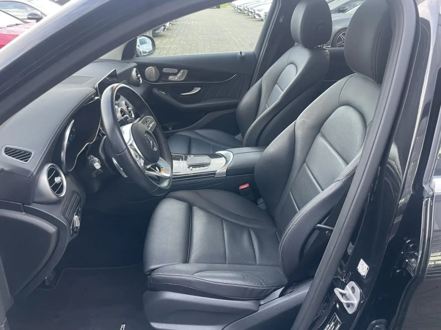 GLC 300 4MATIC AMG BURM FAHRASSIST MULTIBEAM 360