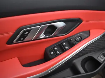 330 i xDrive M SPORT ADAP.LED KAMERA GLASDACH