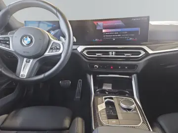 330i xDrive Limousine M Sportpaket Pro 19  LC Pr