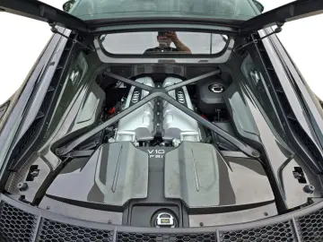 R8 Coupé performance 5.2 FSI qu. S tronic  LEDER