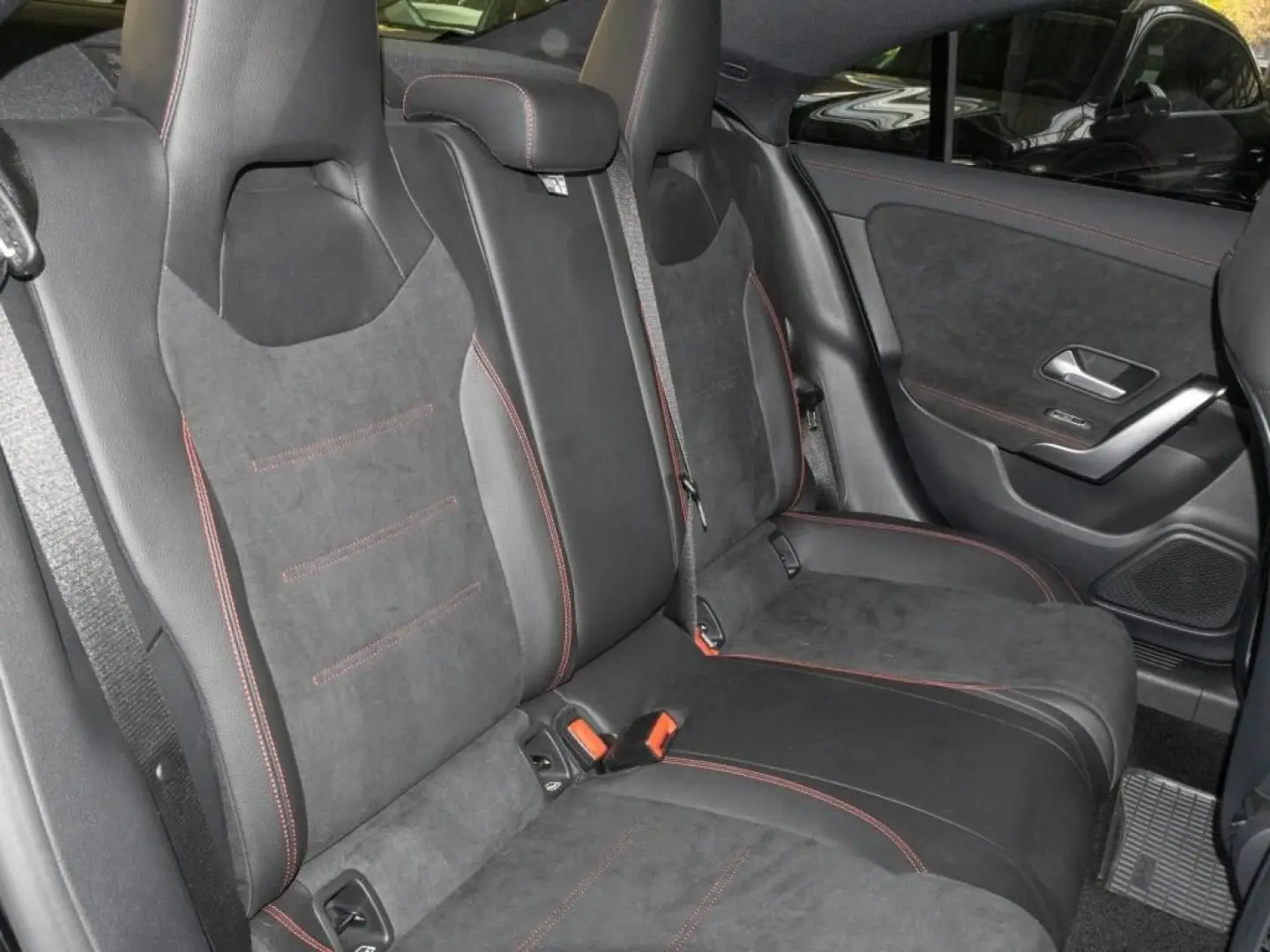 CLA 250 4M AMG-Sport MBeam Distr Cam Keyl Shz 18