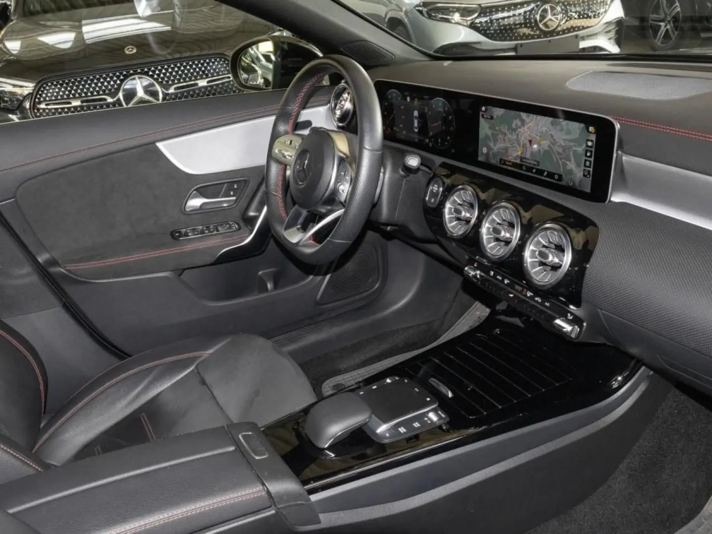 CLA 250 4M AMG-Sport MBeam Distr Cam Keyl Shz 18