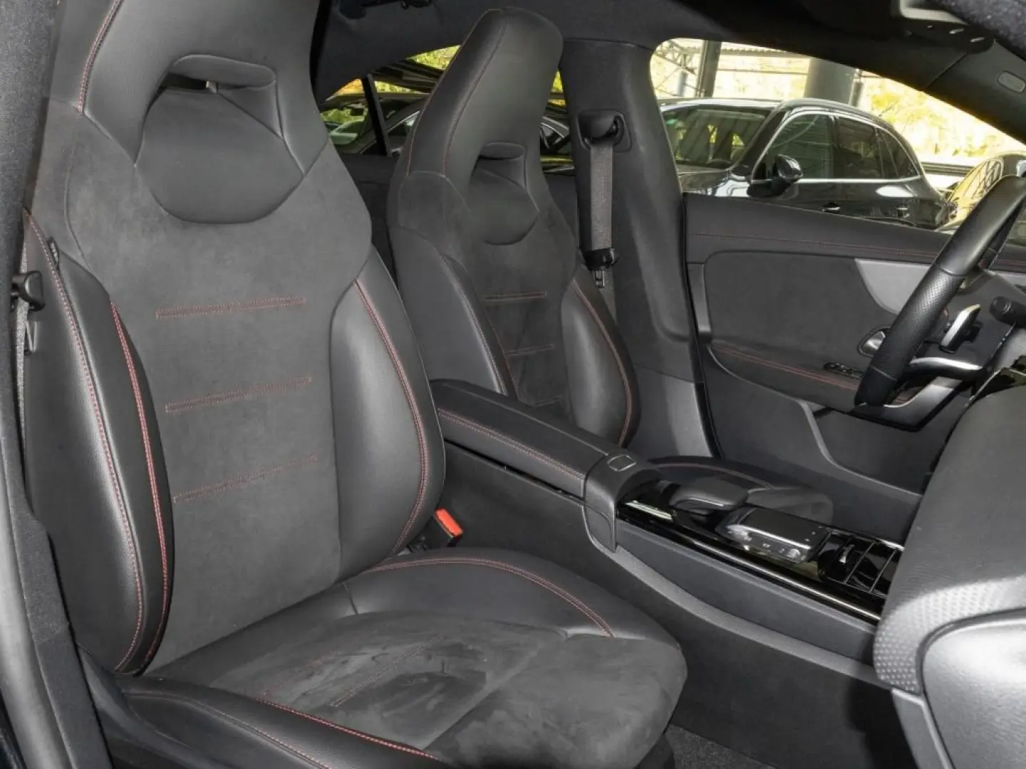 CLA 250 4M AMG-Sport MBeam Distr Cam Keyl Shz 18