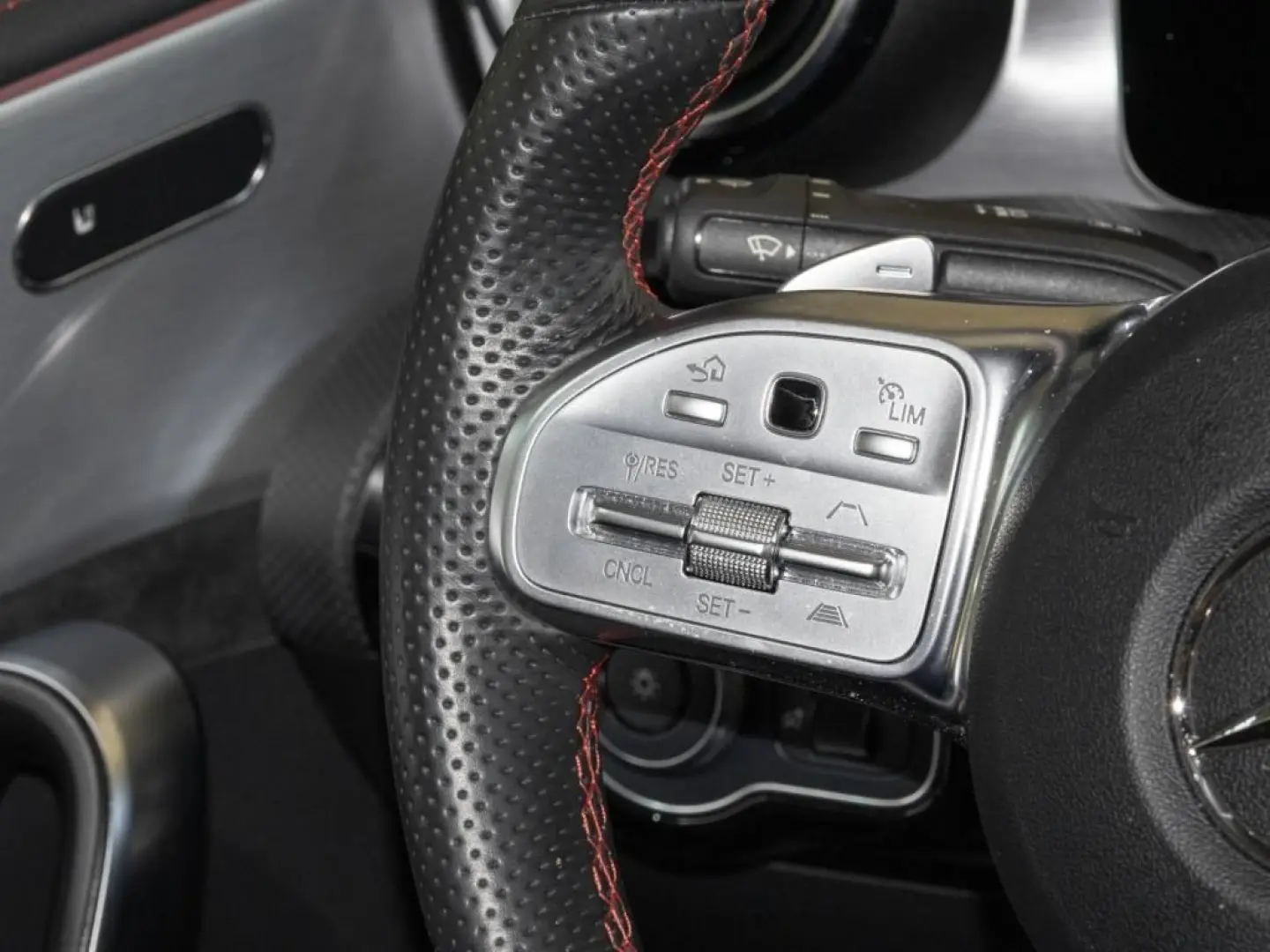 CLA 250 4M AMG-Sport MBeam Distr Cam Keyl Shz 18