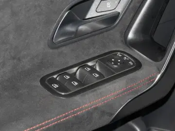 CLA 250 4M AMG-Sport MBeam Distr Cam Keyl Shz 18