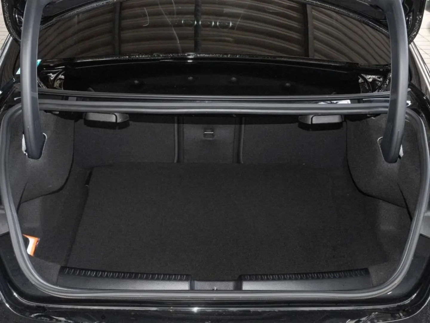 CLA 250 4M AMG-Sport MBeam Distr Cam Keyl Shz 18