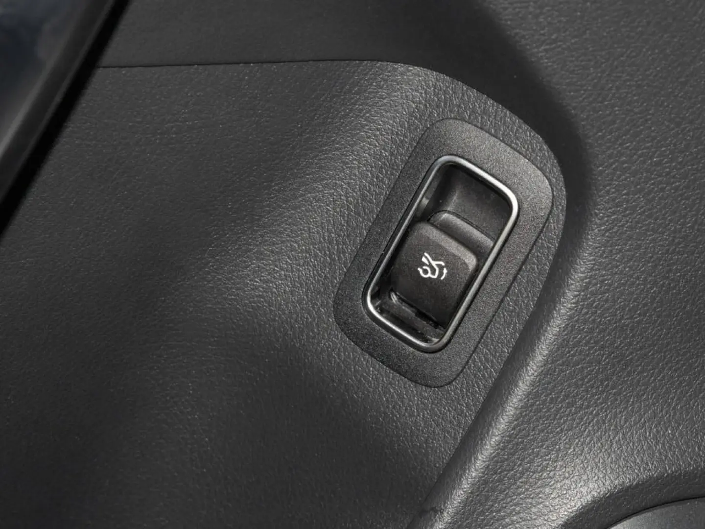 CLA 250 4M AMG-Sport MBeam Distr Cam Keyl Shz 18