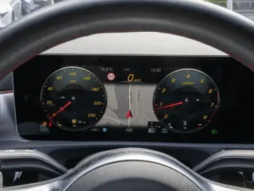 CLA 250 4M AMG-Sport MBeam Distr Cam Keyl Shz 18