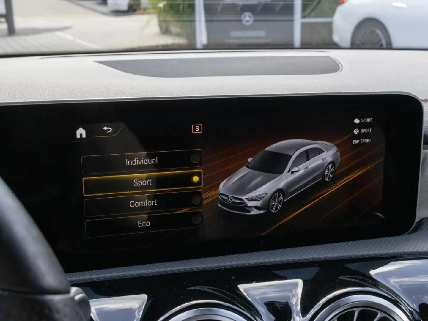 CLA 250 4M AMG-Sport MBeam Distr Cam Keyl Shz 18