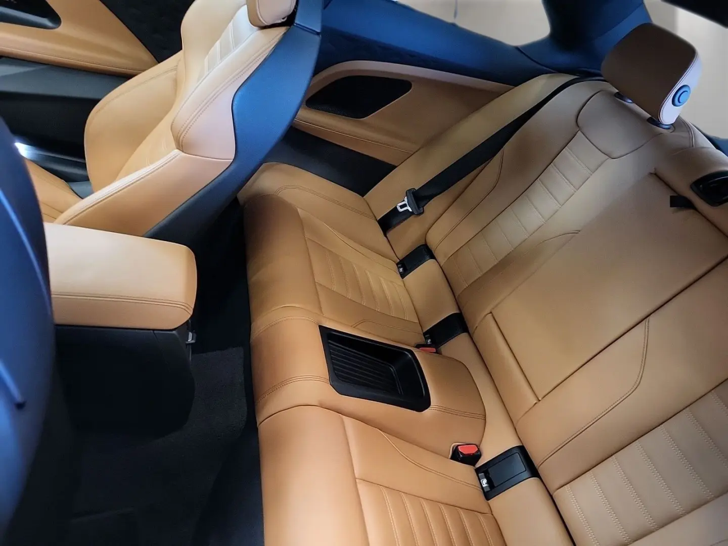 M240i xDrive Coupé Navi PDC Sportsitze HiFi LED