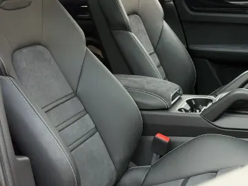 Cayenne  GTS Coupe HEAD-UP BOSE KAMERA360 22 CLA