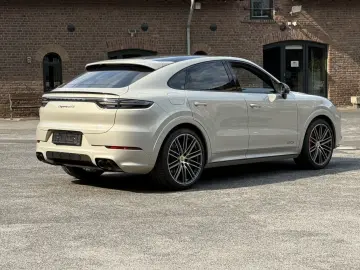 Cayenne GTS Coupe HINTERACHSLENKUNG MATRIX BOSE
