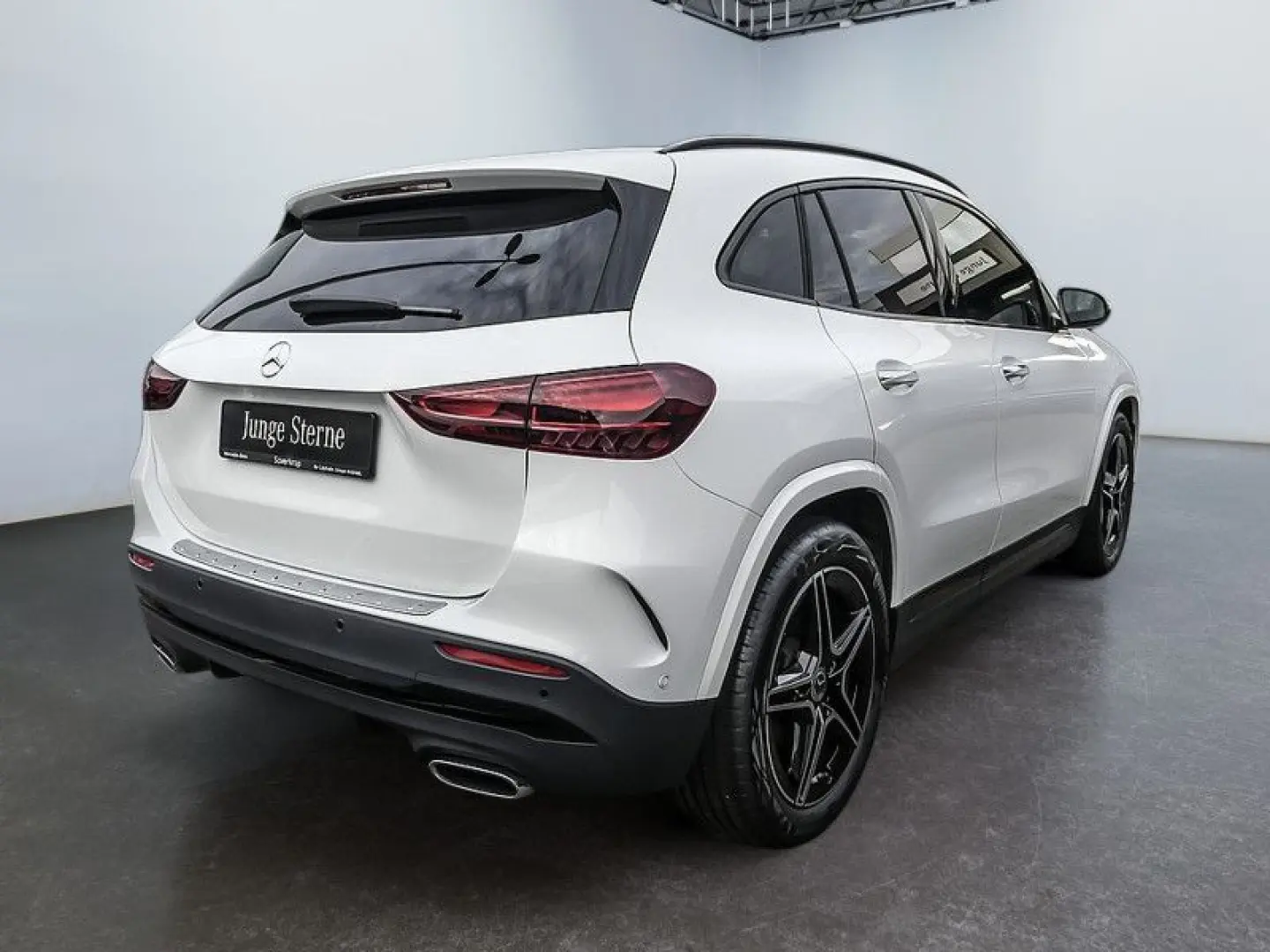 GLA 180   AMG Night Distr AHK Kamer360 Multibeam