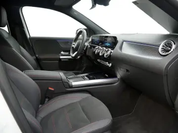 GLA 180   AMG Night Distr AHK Kamer360 Multibeam