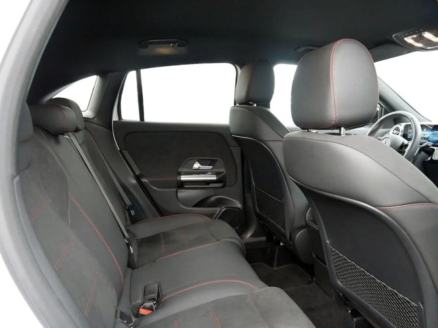 GLA 180   AMG Night Distr AHK Kamer360 Multibeam