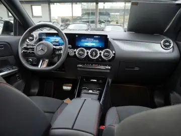 GLA 180   AMG Night Distr AHK Kamer360 Multibeam