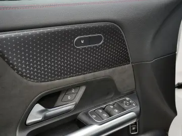 GLA 180   AMG Night Distr AHK Kamer360 Multibeam