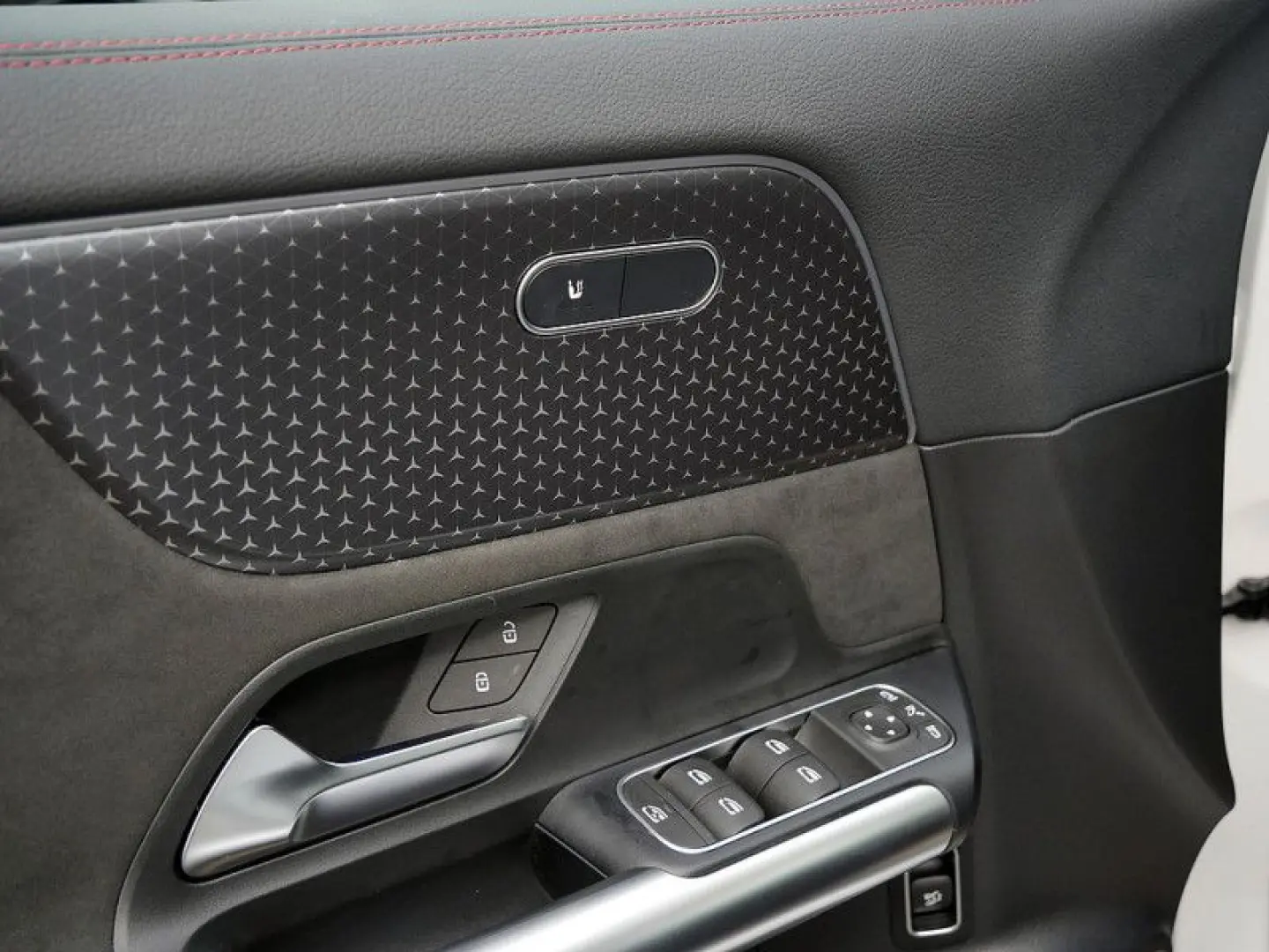 GLA 180   AMG Night Distr AHK Kamer360 Multibeam