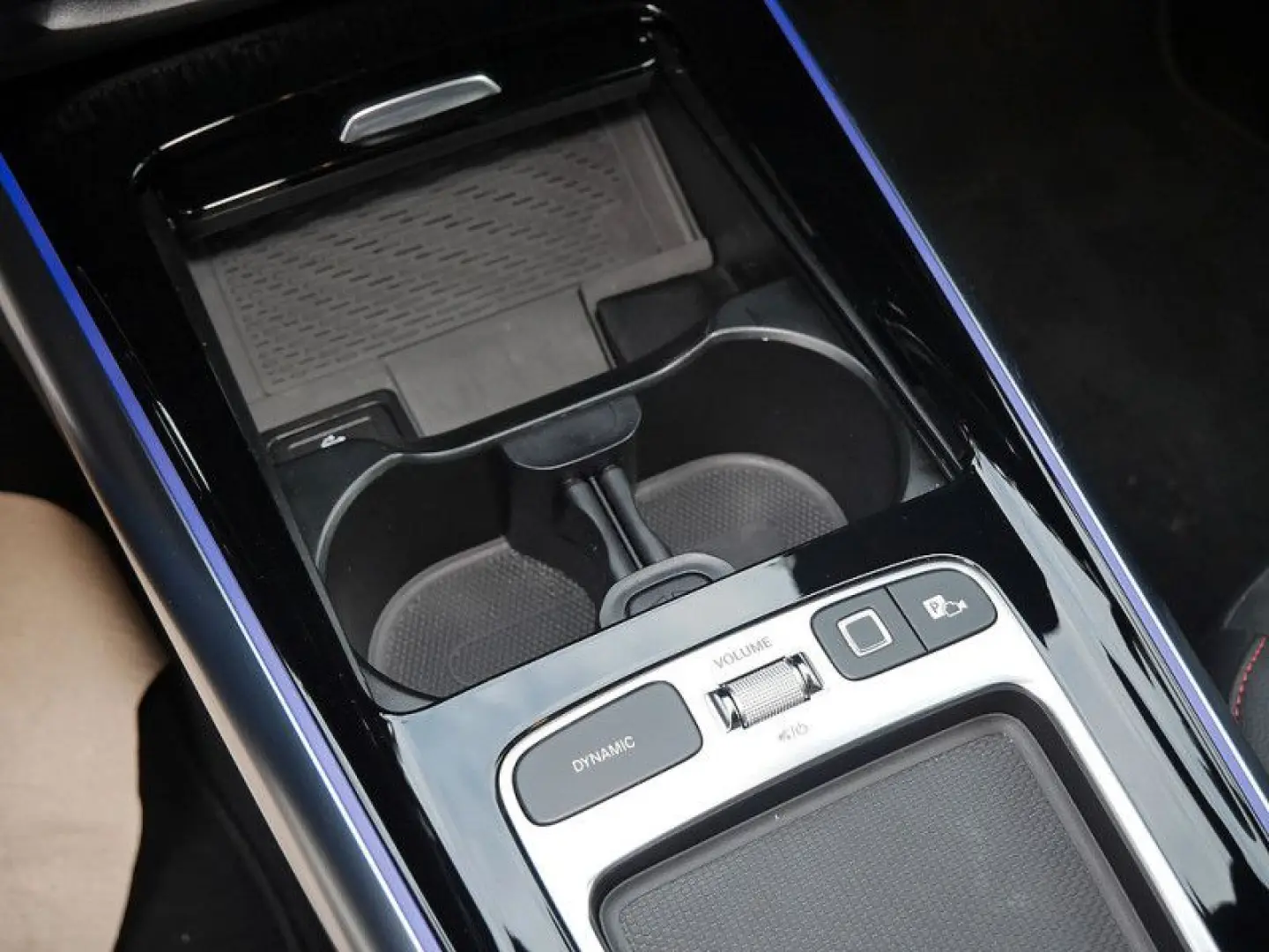 GLA 180   AMG Night Distr AHK Kamer360 Multibeam