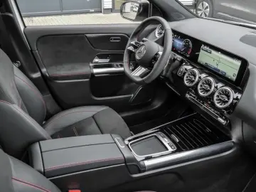 GLA 180 AMG-Sport MLB 360 Pano Night Distr Keyl