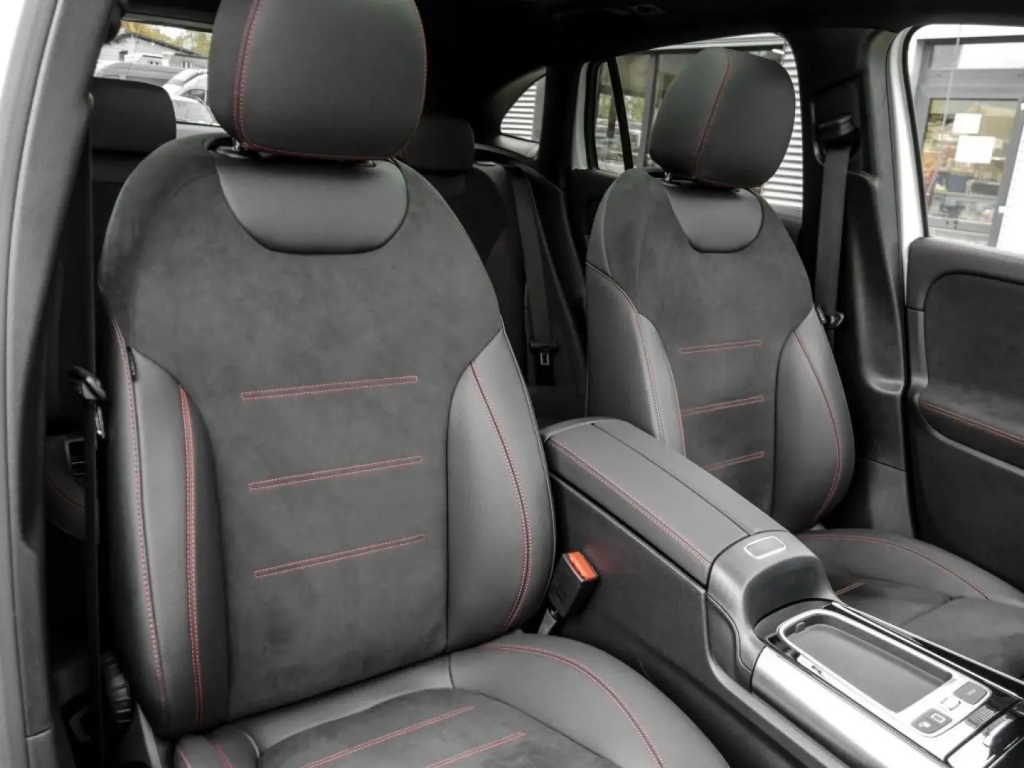 GLA 180 AMG-Sport MLB 360 Pano Night Distr Keyl