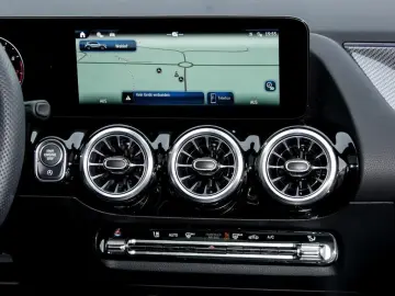 GLA 180 AMG-Sport MLB 360 Pano Night Distr Keyl