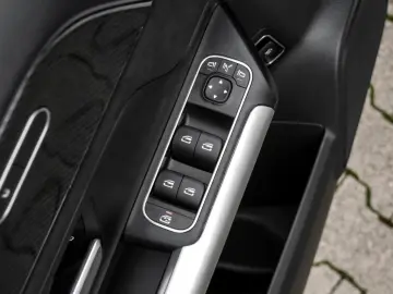 GLA 180 AMG-Sport MLB 360 Pano Night Distr Keyl