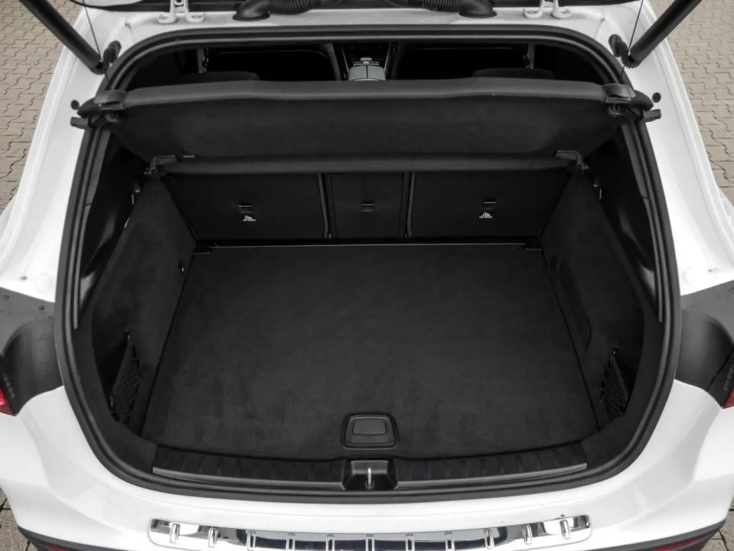 GLA 180 AMG-Sport MLB 360 Pano Night Distr Keyl