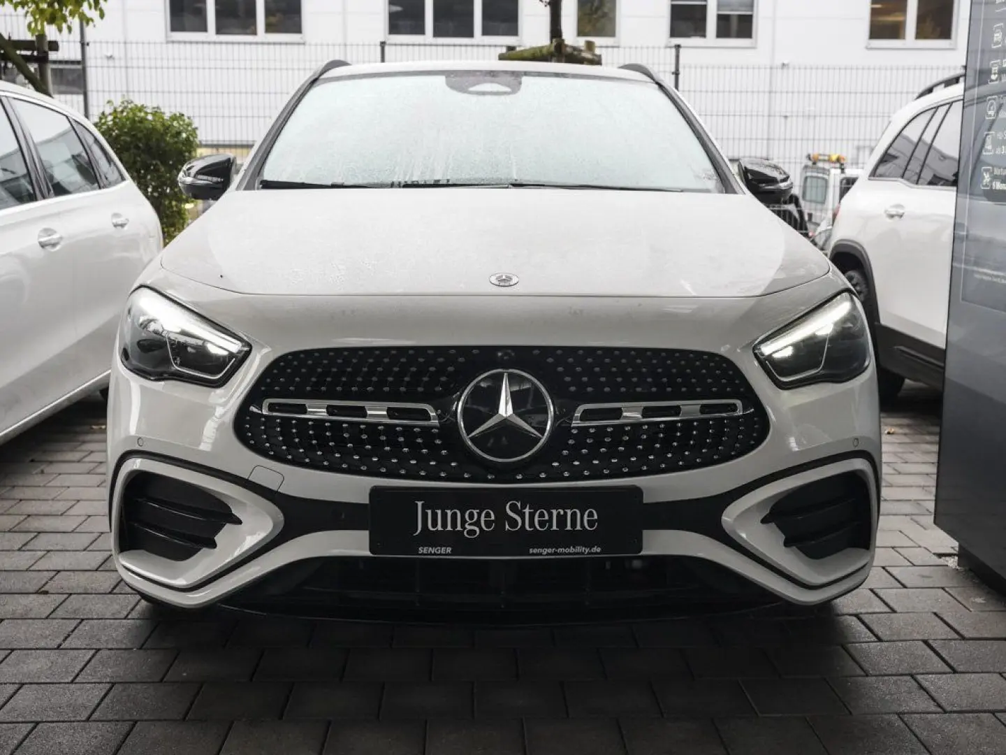 GLA 180 AMG Ambiente Keyless Totwinkel 360  AHK