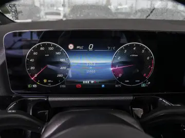 GLA 180 AMG Ambiente Keyless Totwinkel 360  AHK