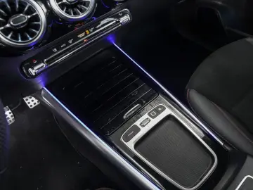 GLA 180 AMG Ambiente Keyless Totwinkel 360  AHK