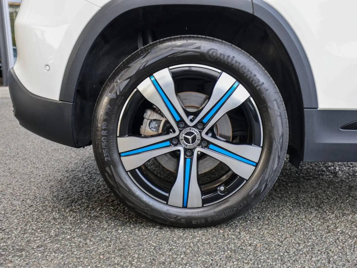 EQA 250 Progressive Advanced  AHK Distr LED Pano