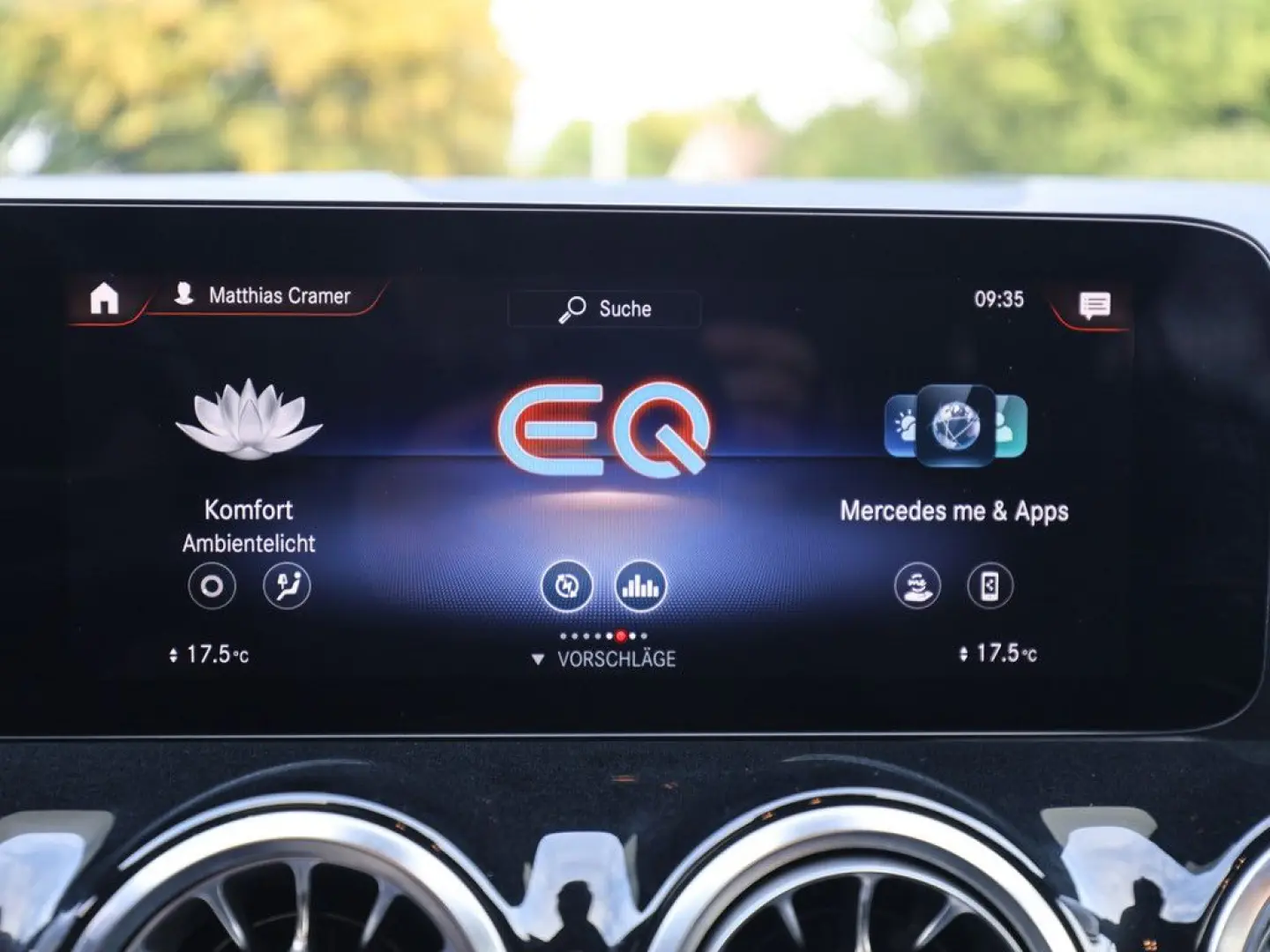 EQA 250 Progressive Advanced  AHK Distr LED Pano