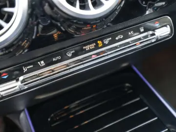 EQA 250 Progressive Advanced  AHK Distr LED Pano