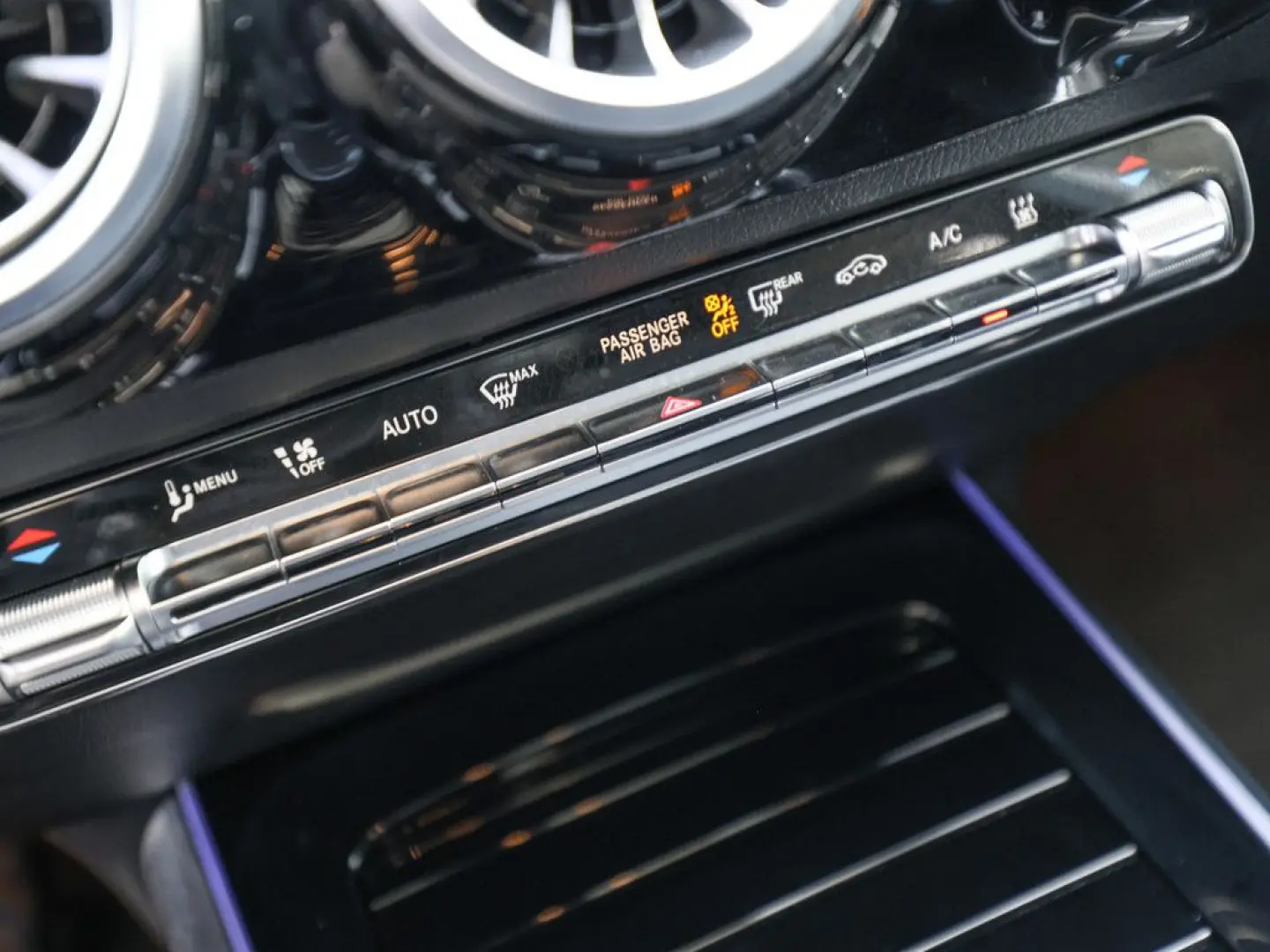 EQA 250 Progressive Advanced  AHK Distr LED Pano