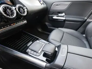 EQA 250 Progressive Advanced  AHK Distr LED Pano