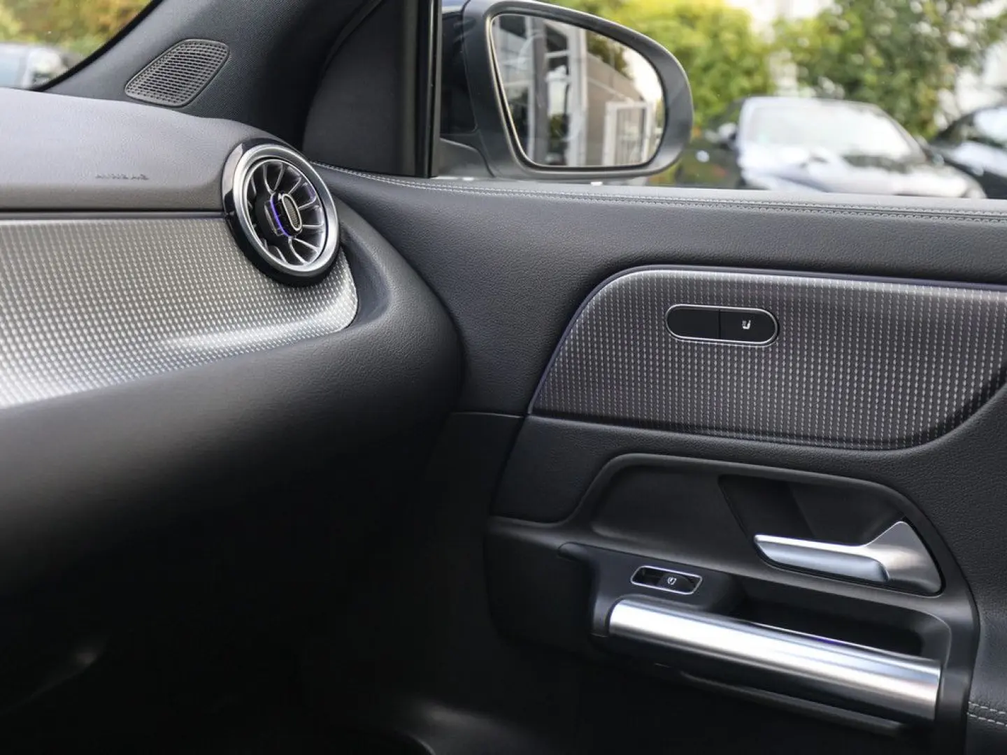 EQA 250 Progressive Advanced  AHK Distr LED Pano