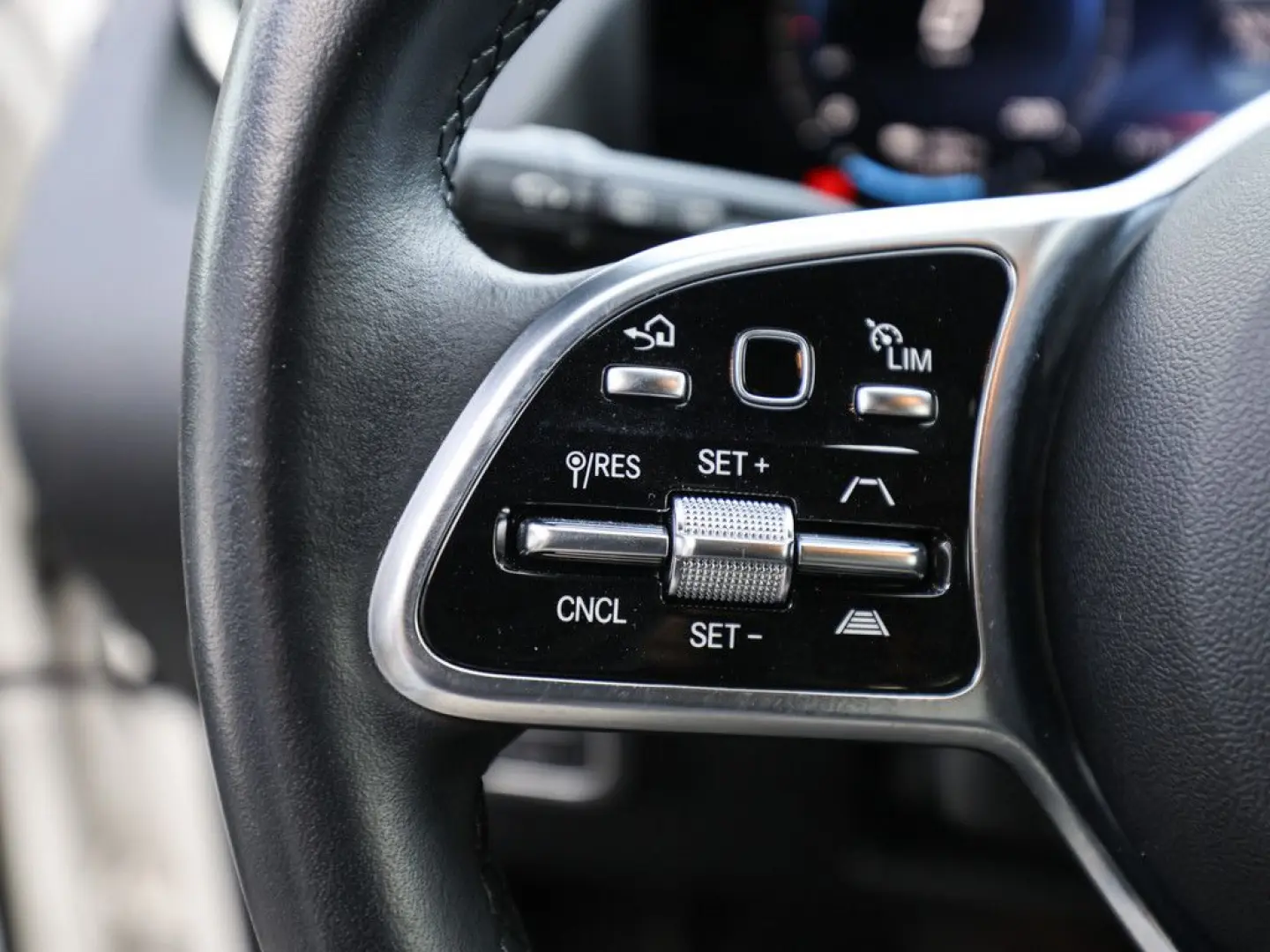 EQA 250 Progressive Advanced  AHK Distr LED Pano