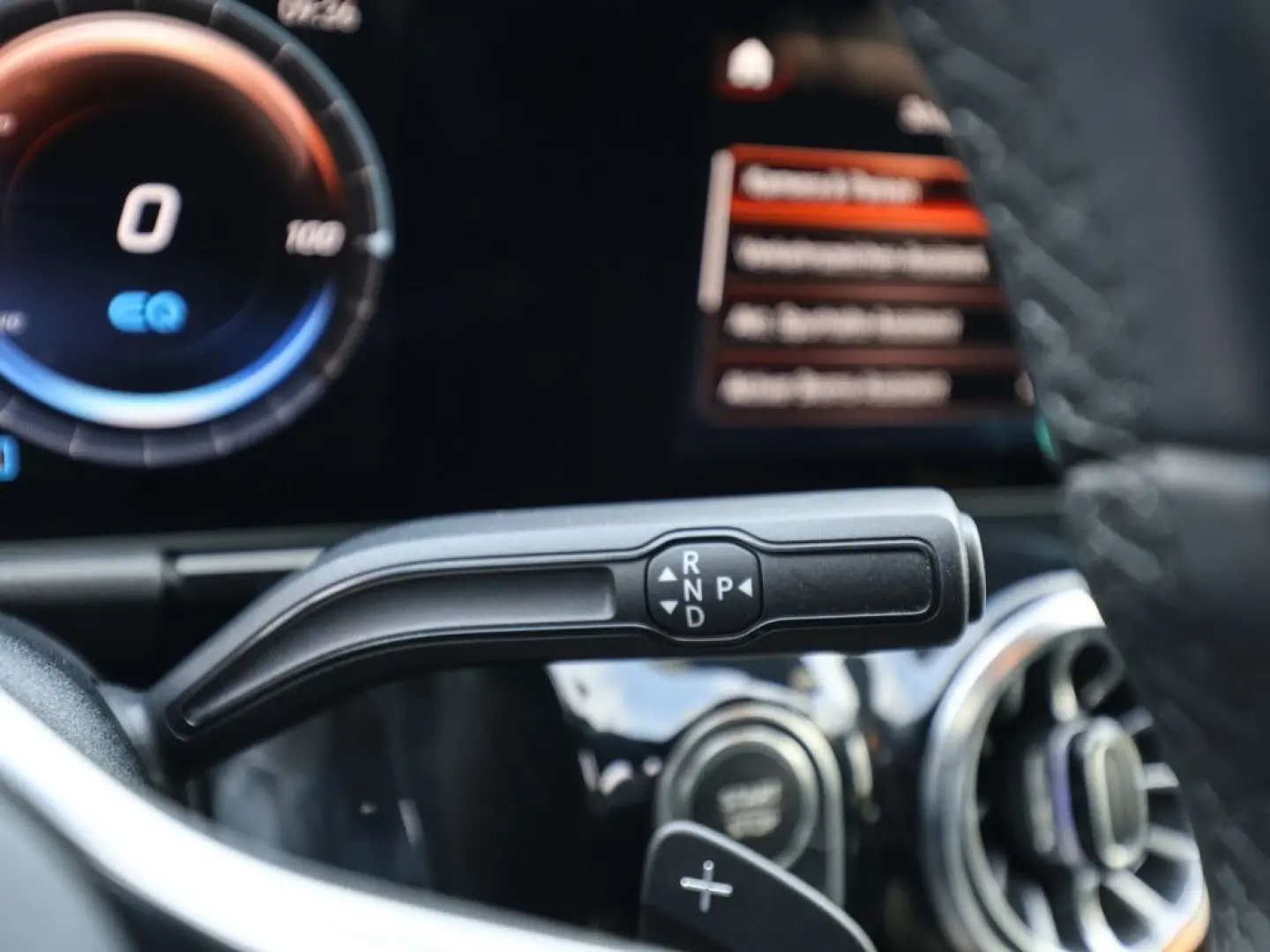 EQA 250 Progressive Advanced  AHK Distr LED Pano