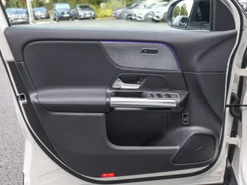 EQA 250 Progressive Advanced  AHK Distr LED Pano