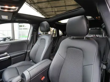 EQA 250 Progressive Advanced  AHK Distr LED Pano